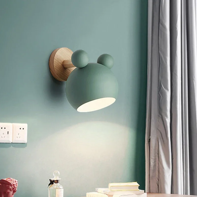 Bär/Glocke Rotierende Wandmontierte Lampe Macaron Eisen 1-Kopf Nachttisch Lese Wandlicht in Weiß/Rosa/Grün und Holz | Brehn