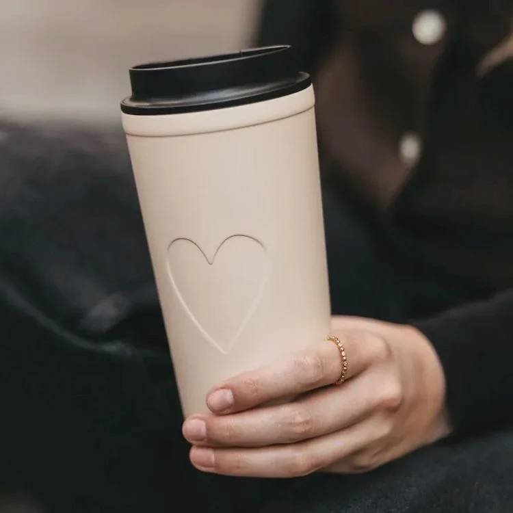 Eulenschnitt To go Becher Herz cremefarben