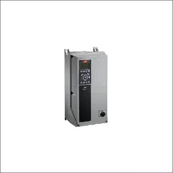 DANFOSS 40007654 Frequentieregelaar =< 1 kV 680 mm