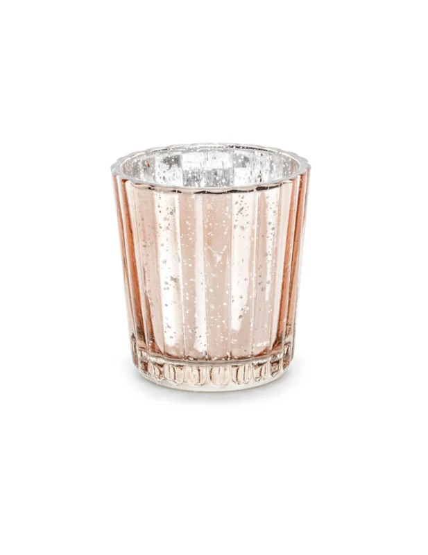 Mise en scène sur table de fête du photophore en verre pour bougies pour décoration de fête