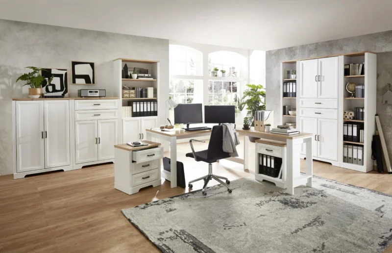 Komplettbüro Landhaus Büro-Set JASMIN 9-teilig Pinie weiß mit Schreibtisch, Regalen und Schränken in Gesamtansicht.