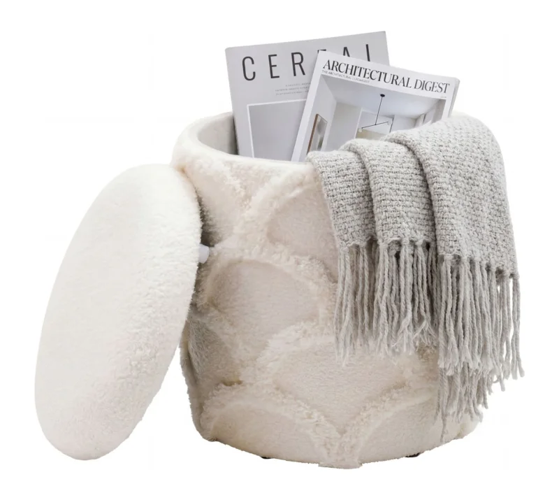 Sitz- & Fußhocker Boho mit Stauraum in Creme, Gesamtansicht mit geöffnetem Deckel und Inhalt.