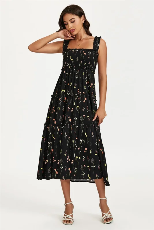 Gestuftes Maxikleid mit Blumenmuster und Saumdetail in Schwarz