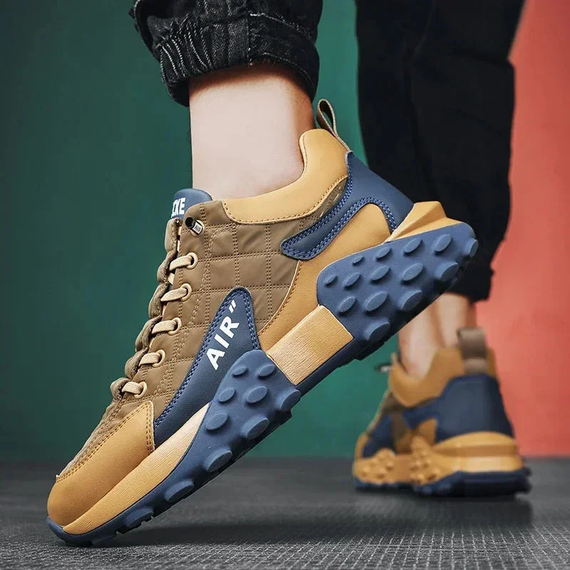 Braune und blaue Herren-Sportschuhe, atmungsaktiv, mit Luftkissen-Sohle, modisch.