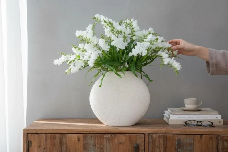 Künstliche Fresien Weiß – Eleganter Fresienzweig aus Seidenblumen | Romantische & Frühlingsdeko - Kranzshop