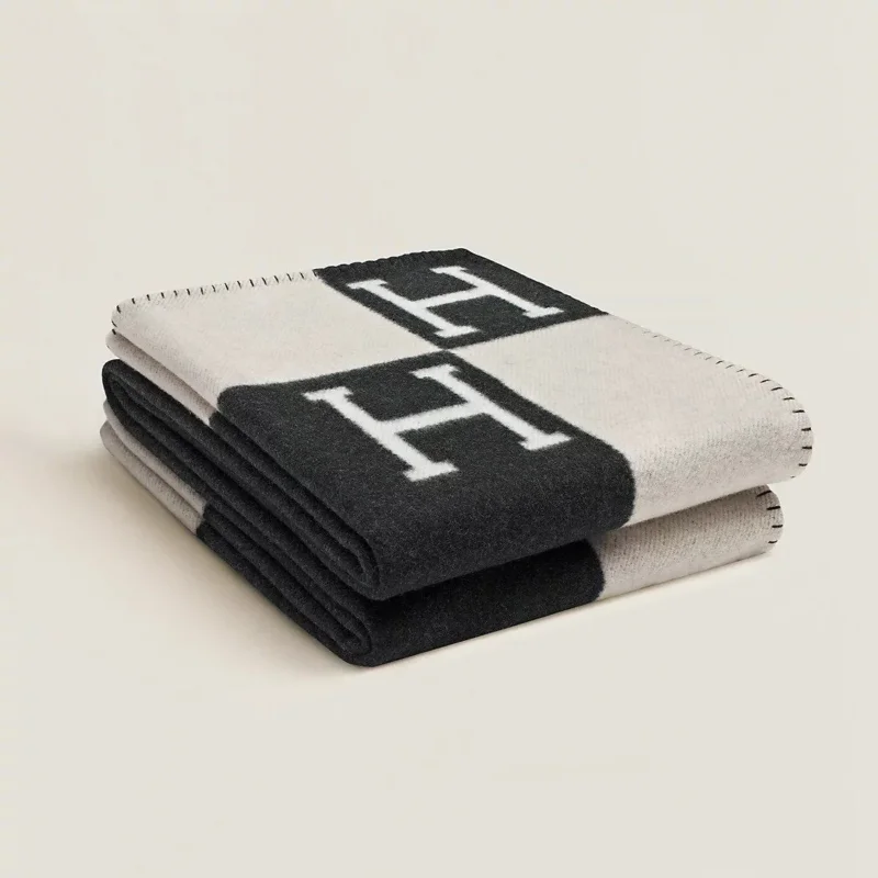 BowLift | Wool Cashmere Blend Throw Blanket (70% Wool / 30% Cashmere) 140x170 cm